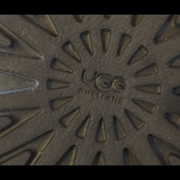 UGG Toddler Boot - Picture 3 of 3